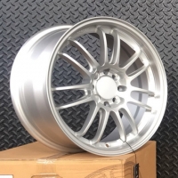 RE30 15inch 4h100 สำหรับรถเก๋งสีซิลเวอร์ งาน ออโต้ ราคาพิเศษวงละ 2500 บาทเท่านั้น